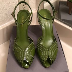 Green paintent leather strap heels